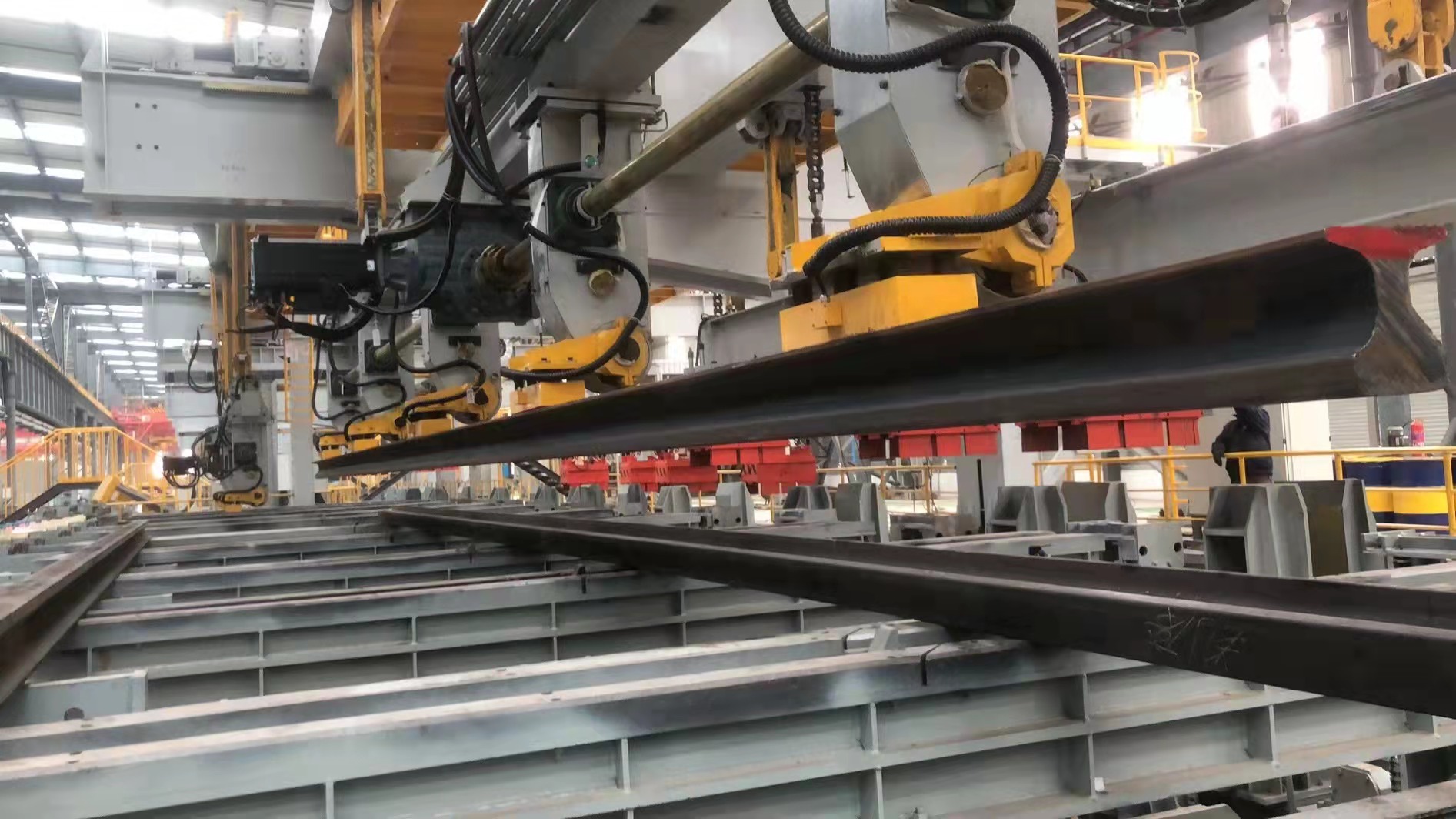 千豪吊型材，鋼軌自動化生產(chǎn)線用電永磁鐵