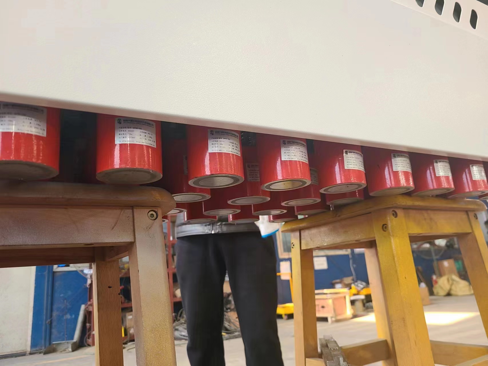 機械手吸盤又哪些?千豪電永磁吸盤